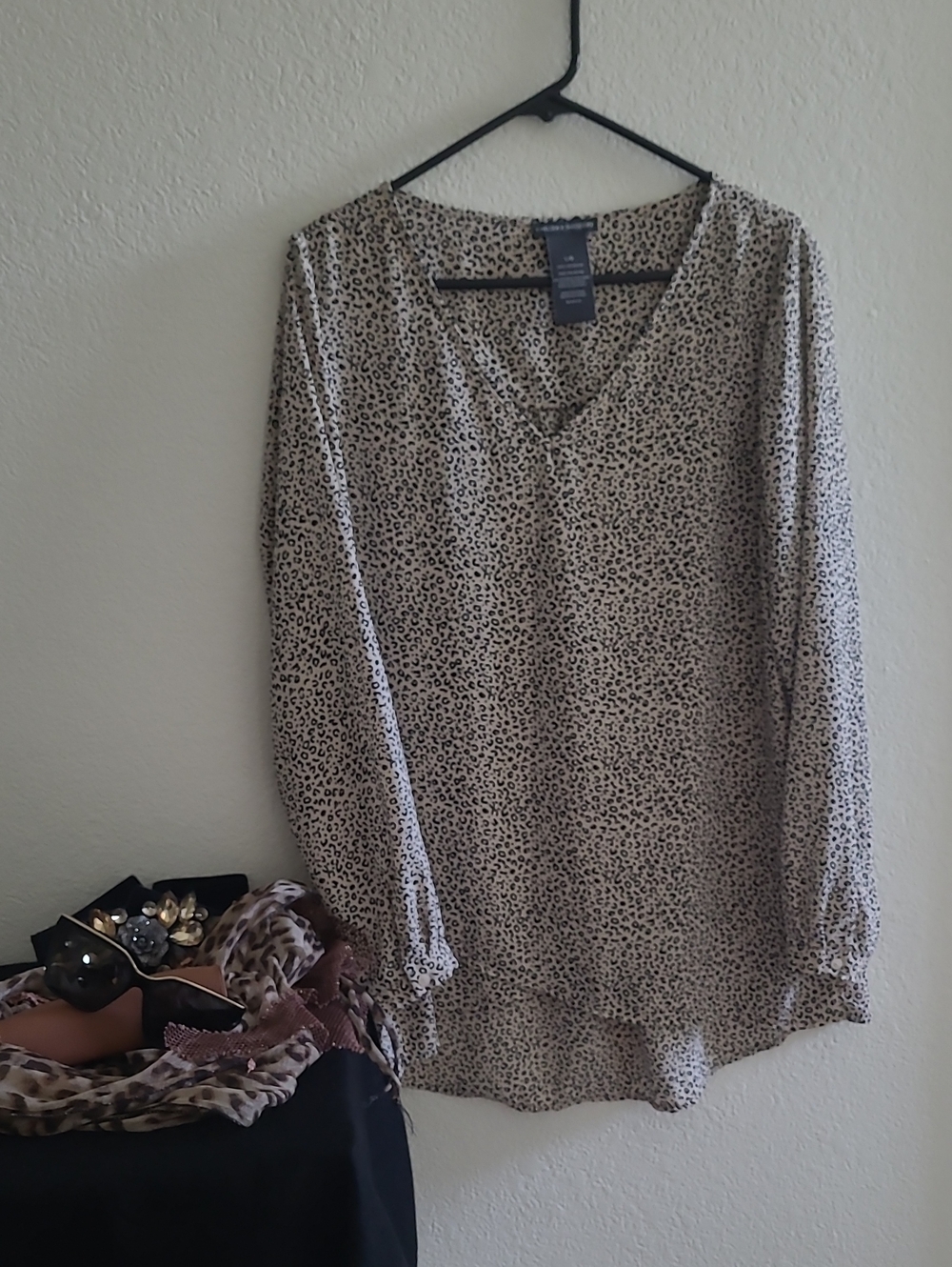 Chelsea & Theodoreo Neutral Leopard-Print Long-Sleeve Blouse